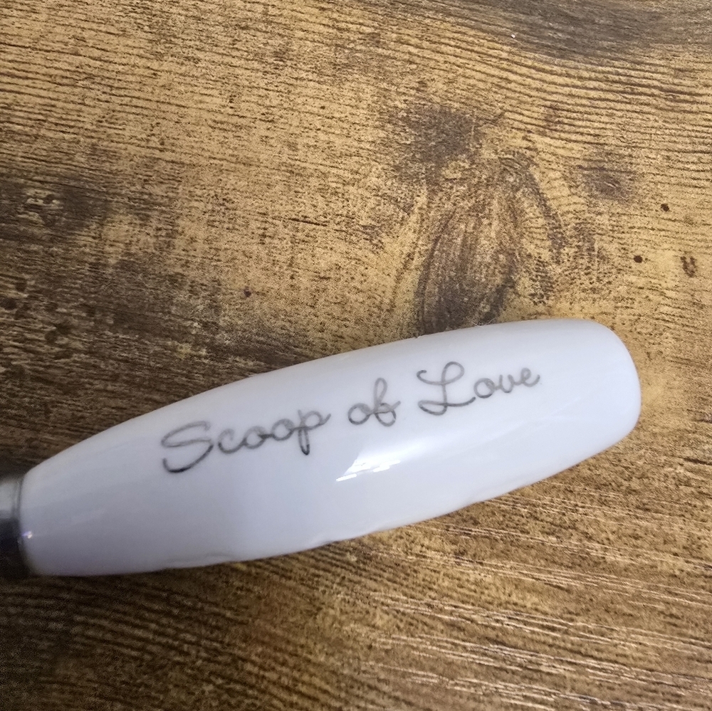 Kate Aspen scoop of love Heart-Shaped Scoop with White Handle - Picture 2 of 7